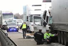 Tragický střet dodávky s kamionem na D1