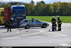 Tragická nehoda na Mělnicku. Došlo ke srážce osobního vozidla s kamionem