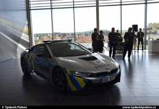 Policie testuje nový BMW i8