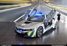 Policie testuje nový BMW i8