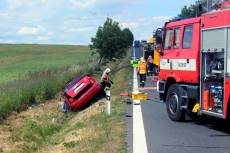 Čelní střet nákladního vozu a "osobáku"