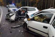 Nehoda na Klatovsku, při které se zranili tři lidé a jeden člověk zemřel. - Železná Ruda