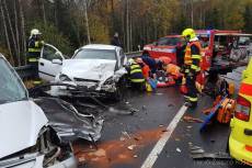 Nehoda na Klatovsku, při které se zranili tři lidé a jeden člověk zemřel. - Železná Ruda