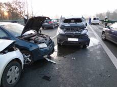 Hromadná nehoda mezi Hradcem a Pardubicemi - Opatovice nad Labem