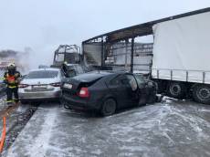 Hromadná nehoda na D1. Hořel polský kamion