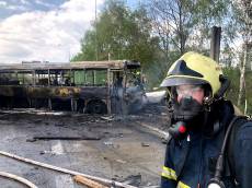 Policie hledá svědky nehody vězeňského autobusu s kamionem, shání i videa