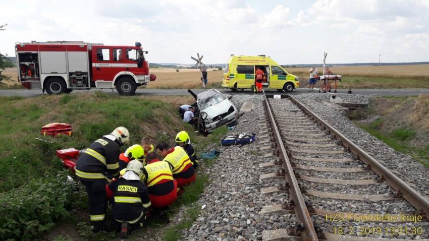 Pět aut se během šesti dnů srazilo s vlakem. Klid byl jen ve středu - Nýřany