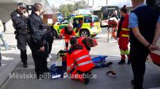 Policie se s rodiči rozhodla zveřejnit záběry, jak trolejbus srazil chlapce - Pardubice