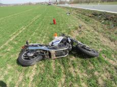 O víkendu bourali motorkáři, několik jich vážné nehody nepřežilo - Čestice