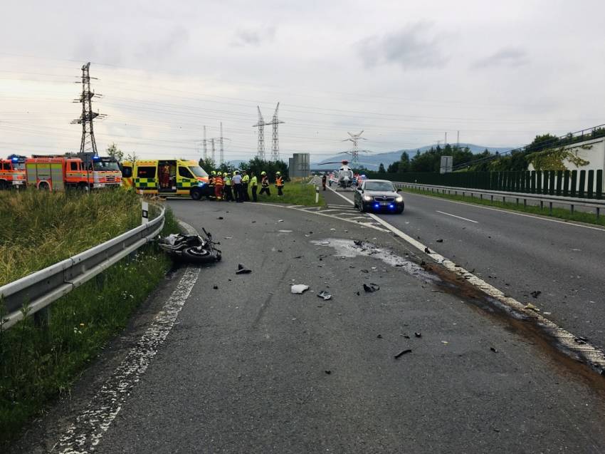 Policie hledá svědky nehody, při níž zemřel motorkář jedoucí na dálnici v protisměru