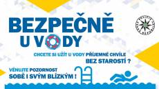 Policisté kontrolují vodní plochy: plavce, cyklisty, rekreanty na plážích i lodích