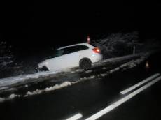 Sníh komplikuje dopravu, počet nehod se zdvojnásobil
