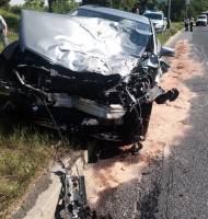 V Hostivaři se srazil autobus s autem, zranilo se 12 dětí a několik dospělých - K Horkám