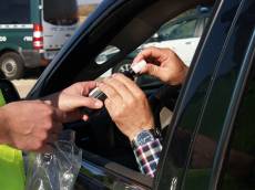 Za alkohol řidič v Polsku přijde o auto. Propadne státu